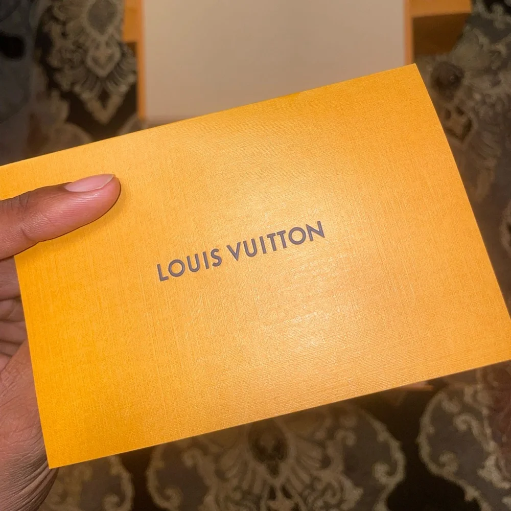 Gray Leather, Black Strap, Louis Vuitton Bumbag NEVER WORN from Louis Vuitton - Picture 9 of 10